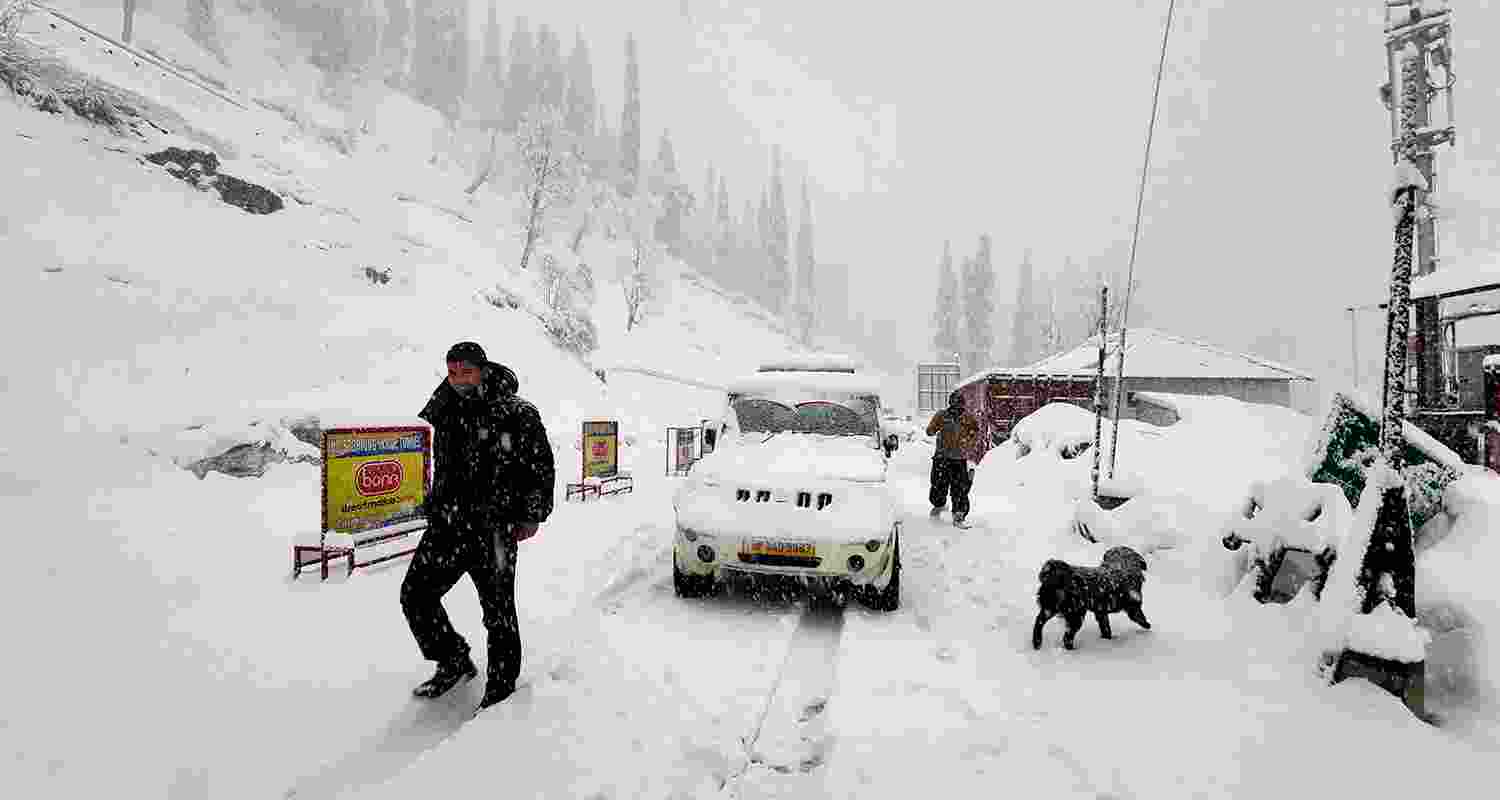 Snow-covered road at the Atal Tunnel Rohtang South Portal during snowfall, in Manali district Snow-covered road at the Atal Tunnel Rohtang South Portal during snowfall, in Manali district