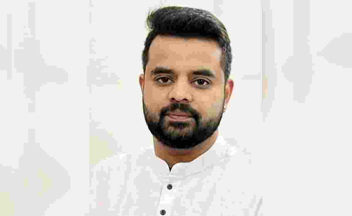Hassan MP Prajwal Revanna, a suspended JDS Leader, allegedly involved in a sex scandal, has purportedly left the country using a diplomatic passport to avoid arrest.  Hassan MP Prajwal Revanna, a suspended JDS Leader, allegedly involved in a sex scandal, has purportedly left the country using a diplomatic passport to avoid arrest.