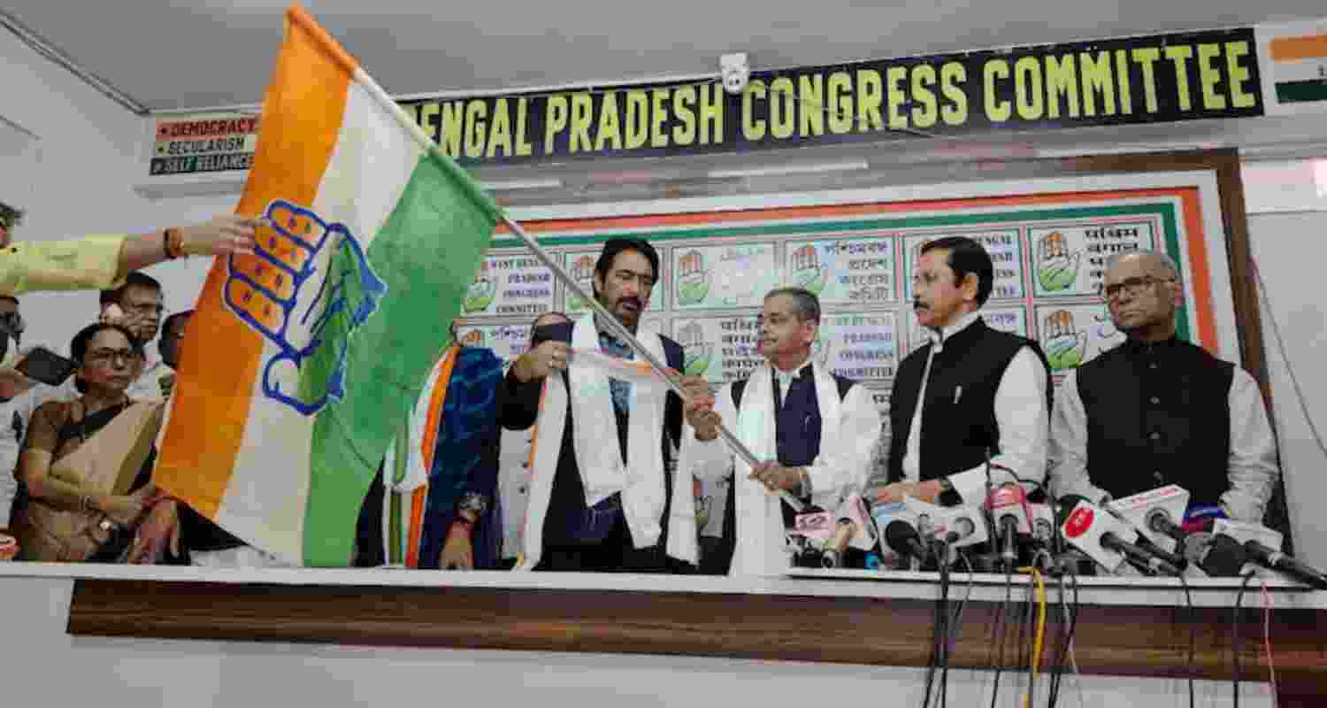 Ex-President Pranab Mukherjee's son rejoins Congress Ex-President Pranab Mukherjee's son rejoins Congress