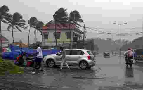 IMD issues yellow alert for six districts in Kerala IMD issues yellow alert for six districts in Kerala
