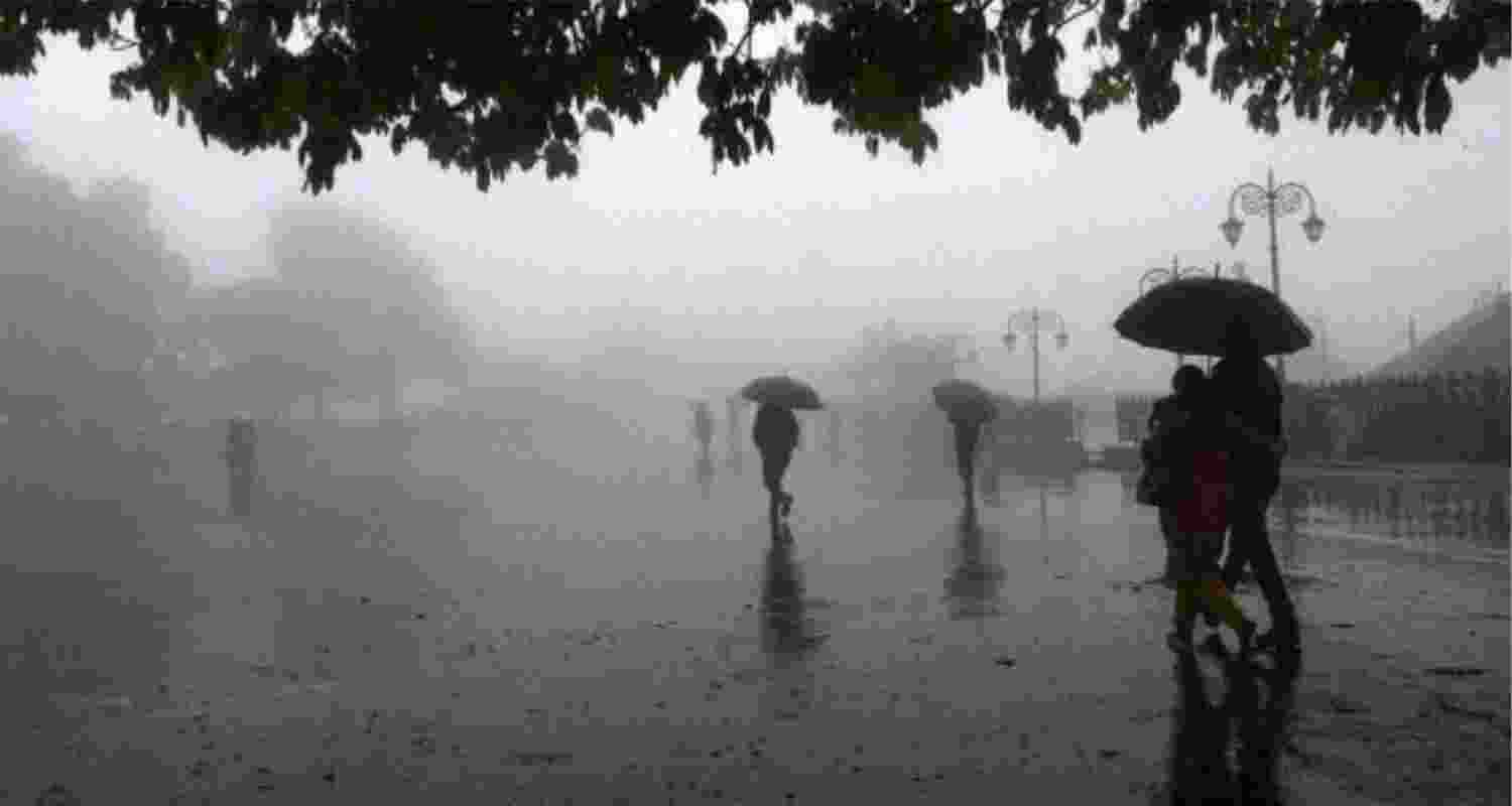 Tamil Nadu experiences moderate to light rainfall Tamil Nadu experiences moderate to light rainfall