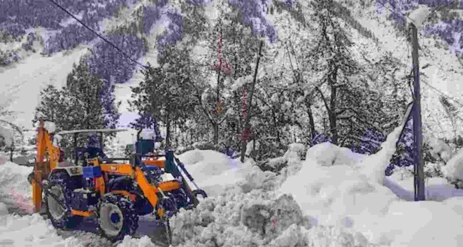 Heavy snowfall covered a road at Sissu, in Lahaul and Spiti district.  Heavy snowfall covered a road at Sissu, in Lahaul and Spiti district.