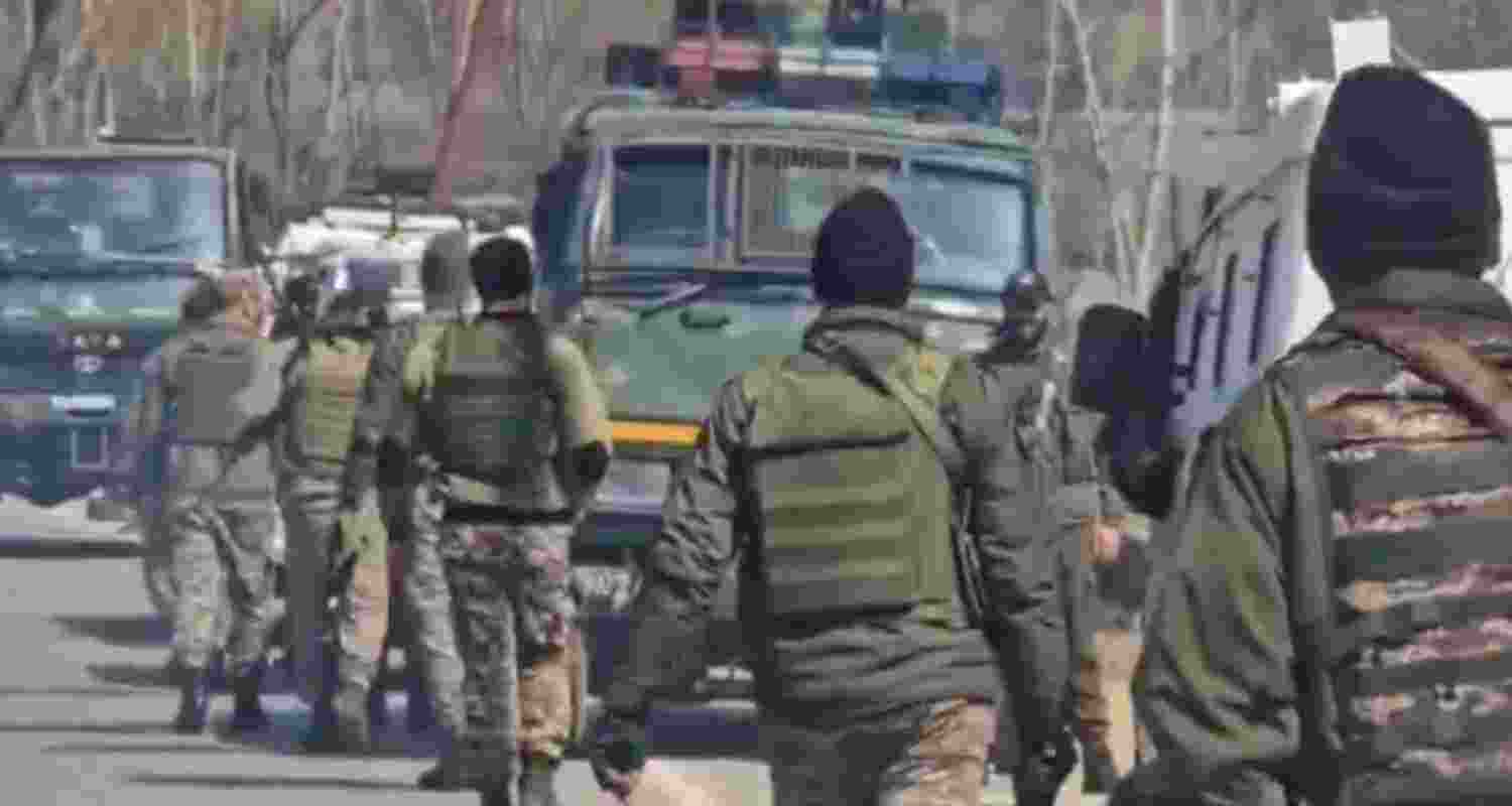 Security forces in Jammu and Kashmir.  Security forces in Jammu and Kashmir.