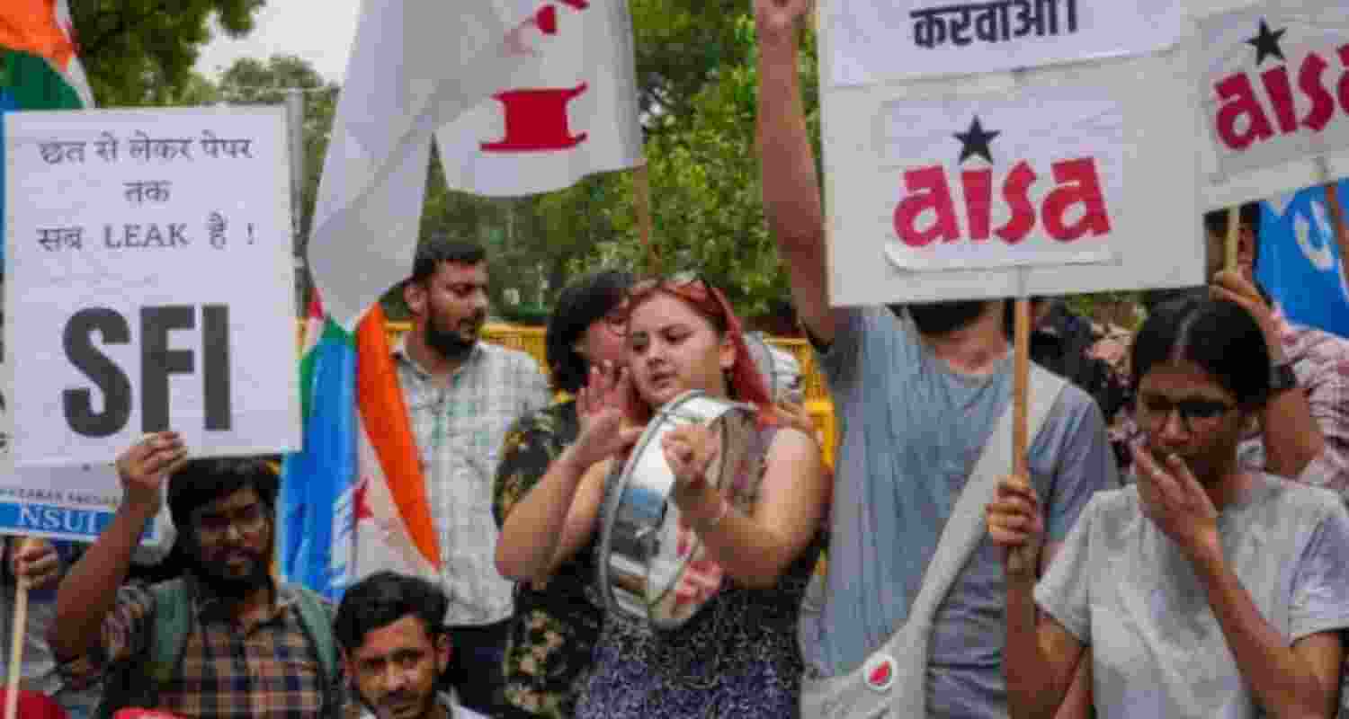 Schools, colleges in T'gana declare bandh tomorrow over NEET issue      Schools, colleges in T'gana declare bandh tomorrow over NEET issue