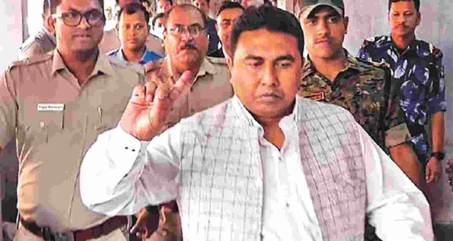 Sandeshkhali prime accused Shahjahan Sheikh sent to CBI custody. Sandeshkhali prime accused Shahjahan Sheikh sent to CBI custody.