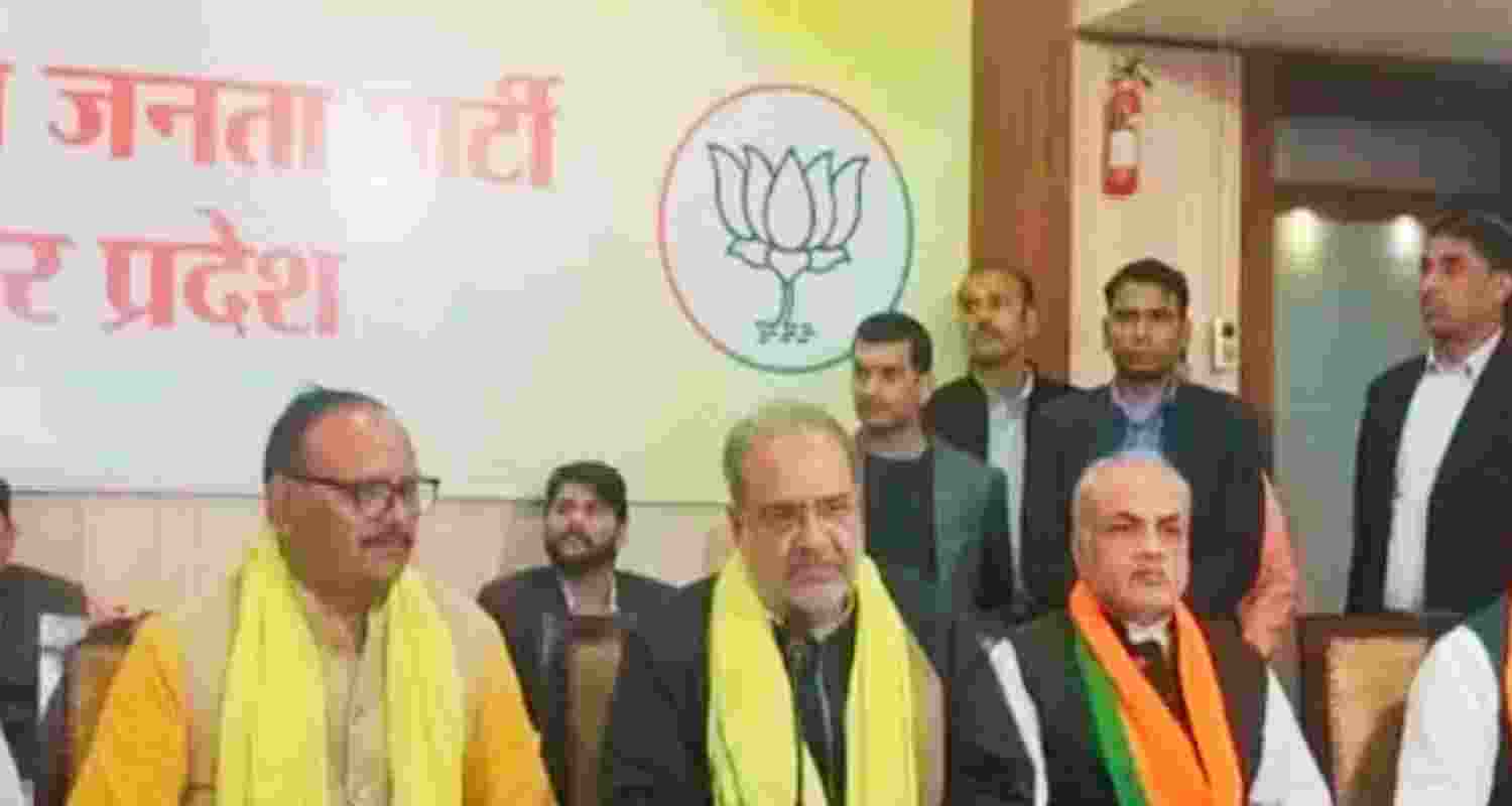Vibhakar Shastri resigned from Congress on Wednesday.  Vibhakar Shastri resigned from Congress on Wednesday.