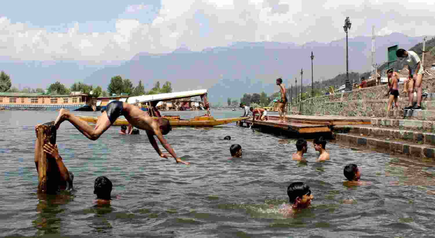 At 35.7°C, Srinagar warmer than Delhi, Mumbai, Kolkata At 35.7°C, Srinagar warmer than Delhi, Mumbai, Kolkata