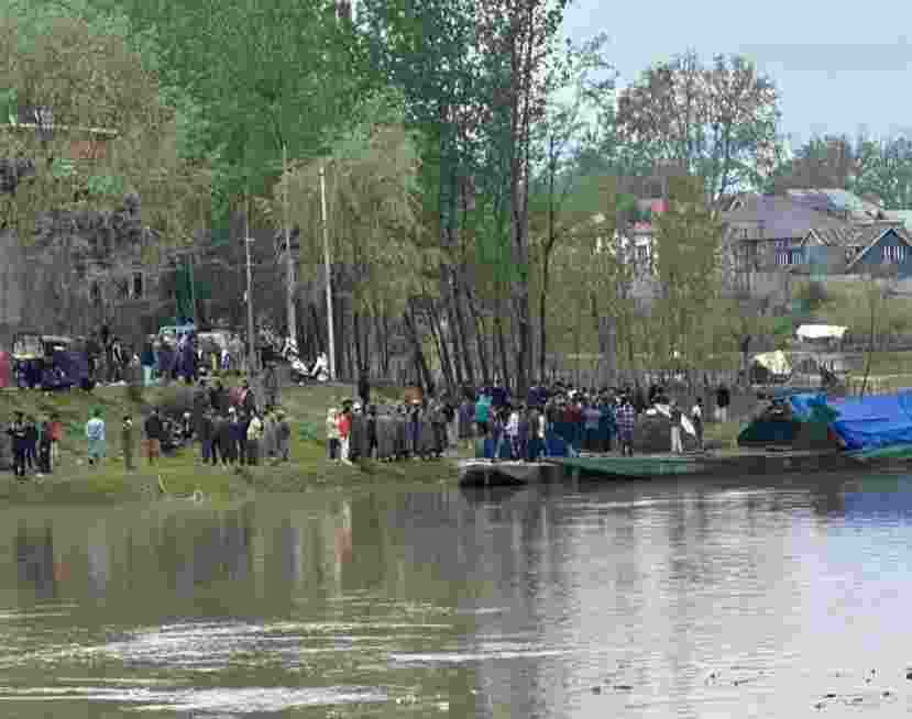 According to the Srinagar SSP, State Disaster Response Force teams, (SDRF), NDRF, CRPF and a special MARCOS team of marine commandos were involved in rescue operations. According to the Srinagar SSP, State Disaster Response Force teams, (SDRF), NDRF, CRPF and a special MARCOS team of marine commandos were involved in rescue operations.