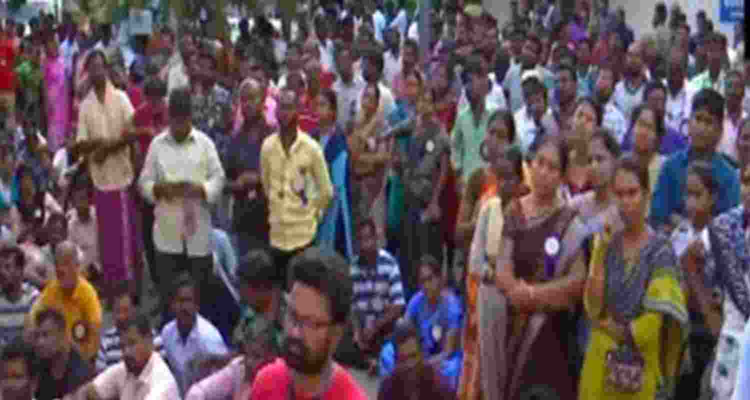 Tamil Nadu govt employees and teachers defer protest Tamil Nadu govt employees and teachers defer protest
