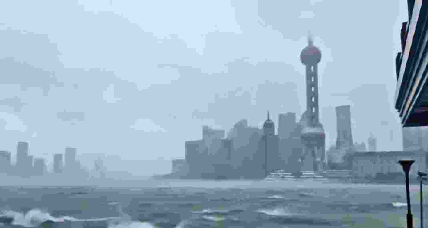 Typhoon Bebinca hits Shanghai, strongest in 75 years Typhoon Bebinca hits Shanghai, strongest in 75 years