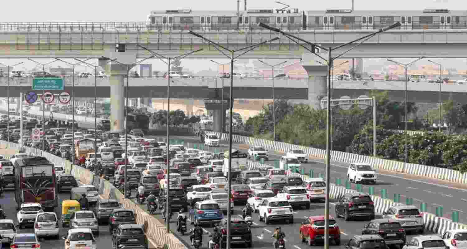 Delhi bans entry of 'polluting vehicles' from Nov 1 Delhi bans entry of 'polluting vehicles' from Nov 1