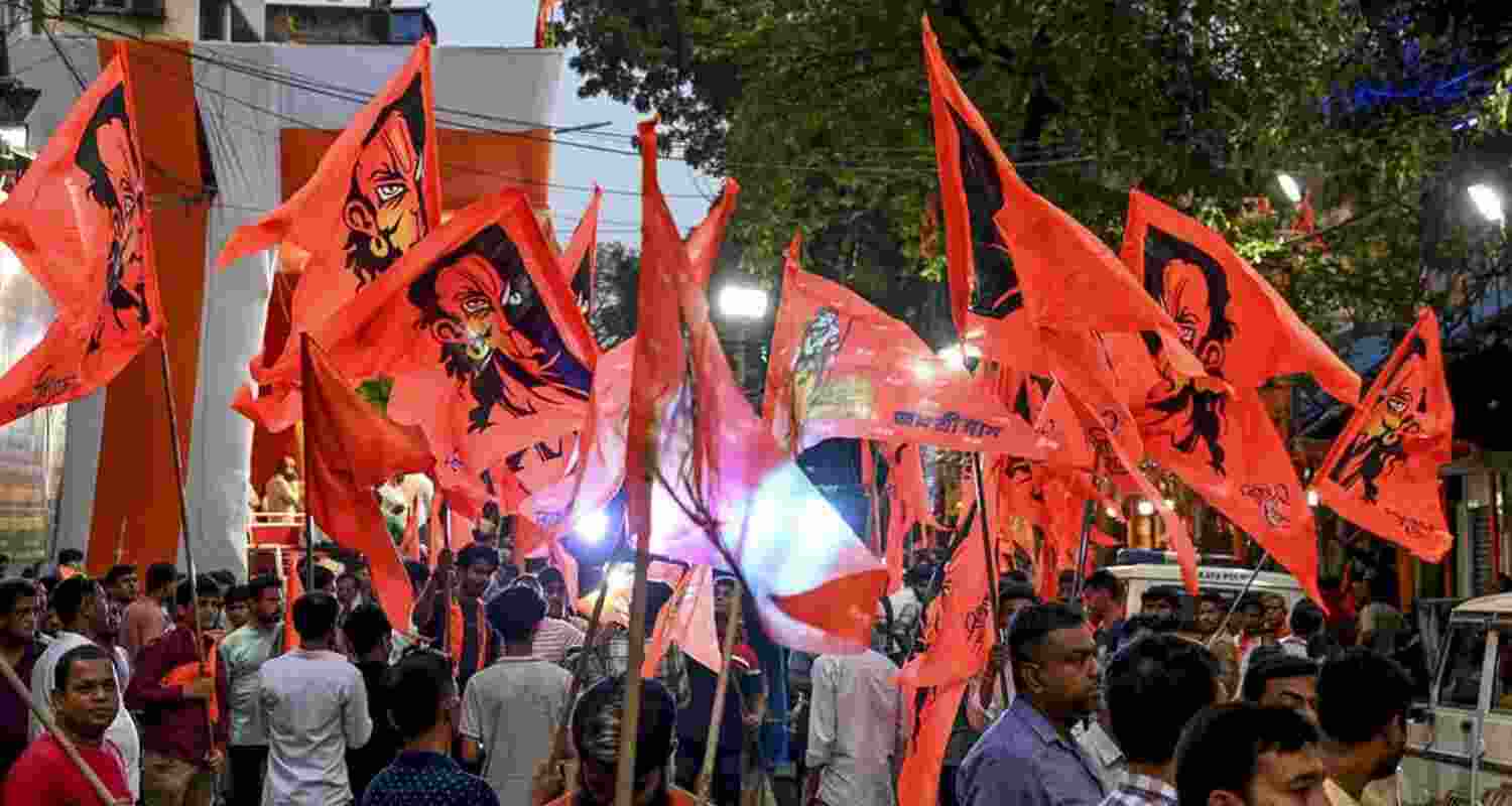 Nepal: Violence during Hanuman Jayanti sparks curfew. Nepal: Violence during Hanuman Jayanti sparks curfew.