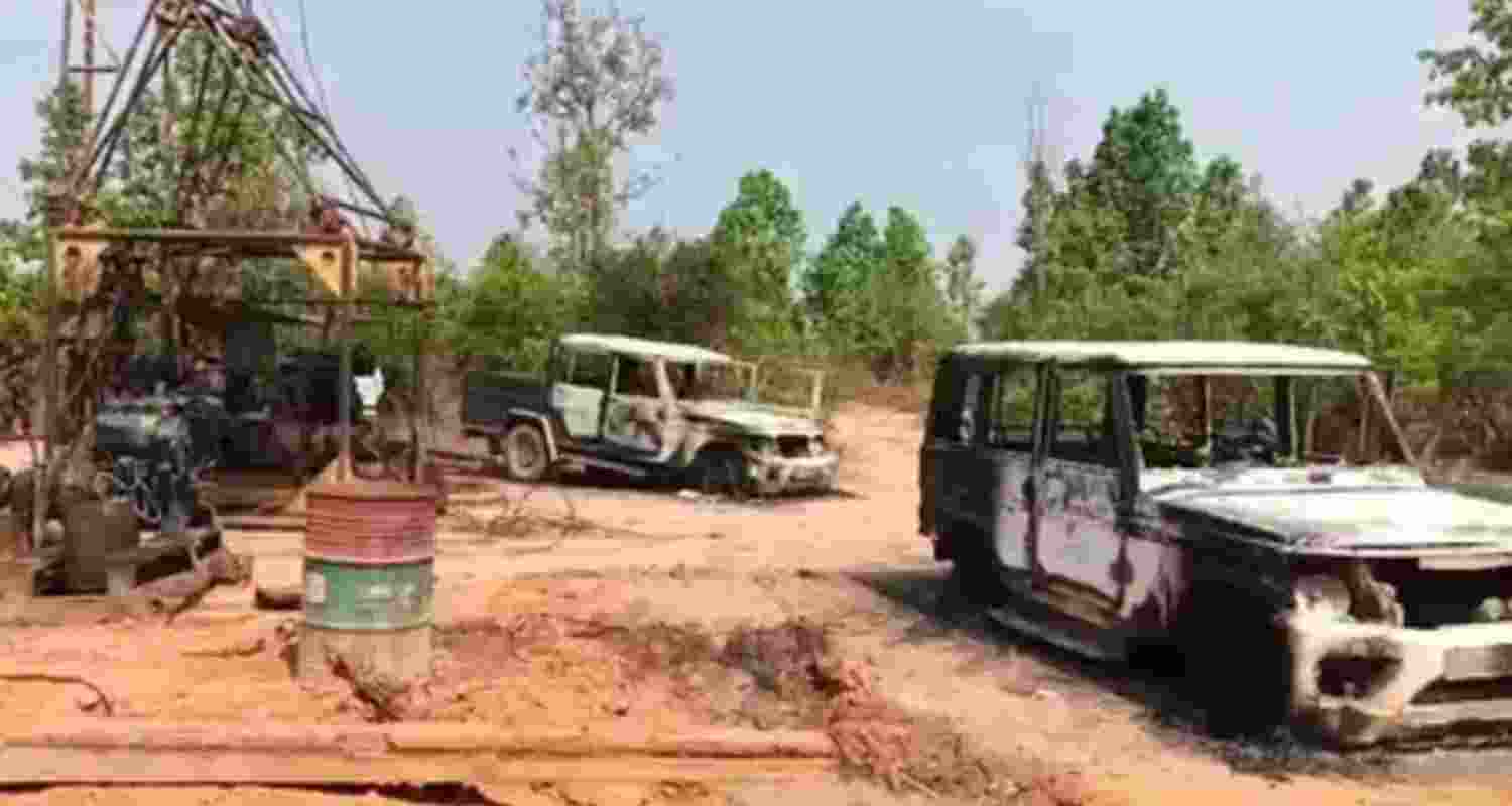 Vehicles torched in Latehar police launch probe. Vehicles torched in Latehar police launch probe.