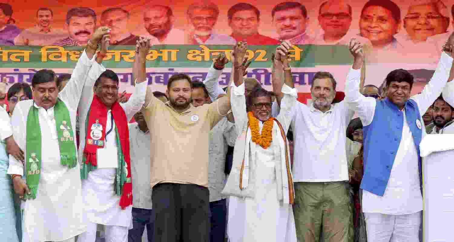 Rahul Gandhi slams PM Modi and Nitish Kumar in rally. Rahul Gandhi slams PM Modi and Nitish Kumar in rally.