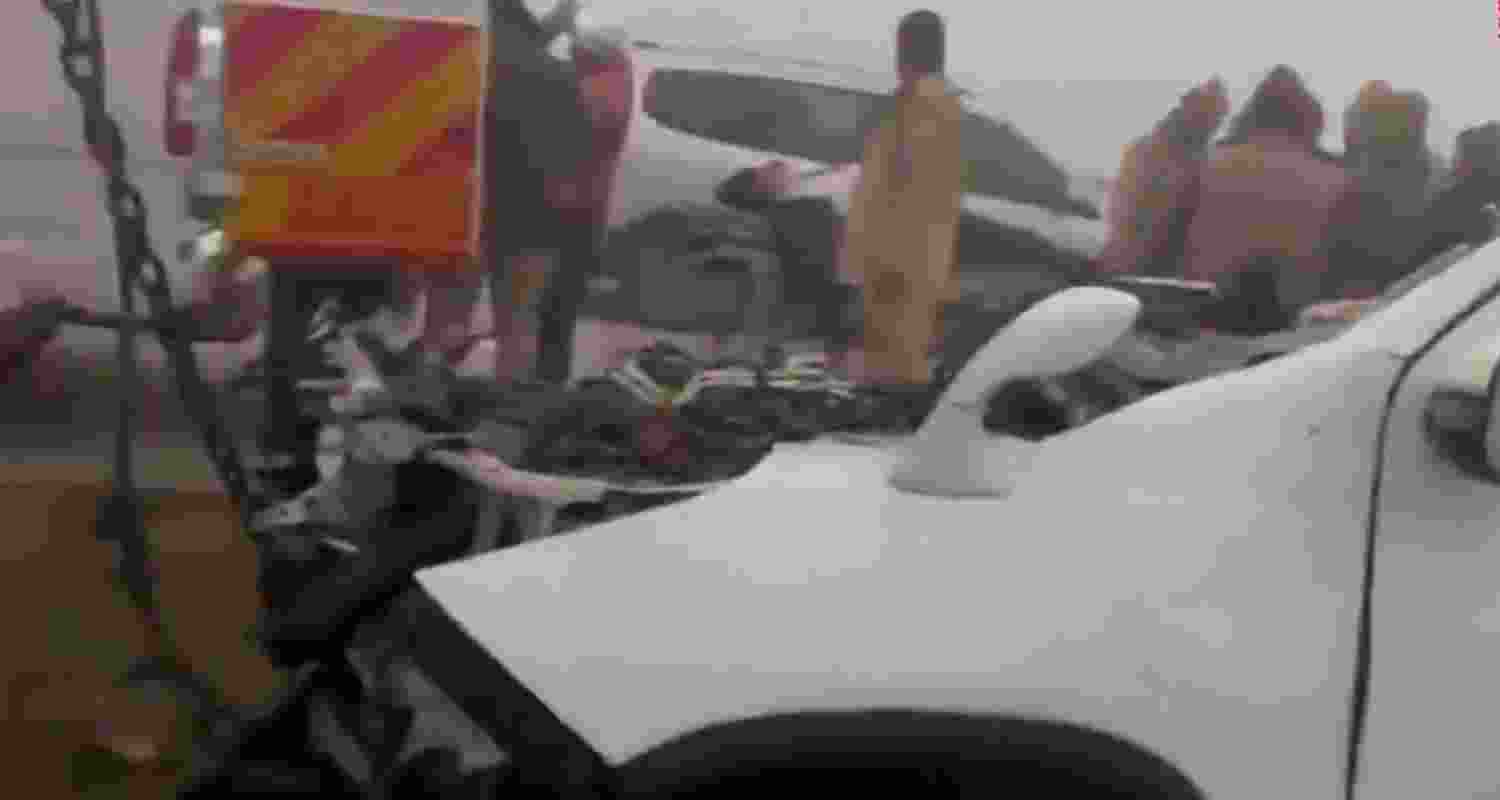 Dense fog on the Agra–Lucknow Expressway in Unnao led to a fatal road accident when a car rammed into the central divider. Four killed on the spot. Dense fog on the Agra–Lucknow Expressway in Unnao led to a fatal road accident when a car rammed into the central divider. Four killed on the spot.