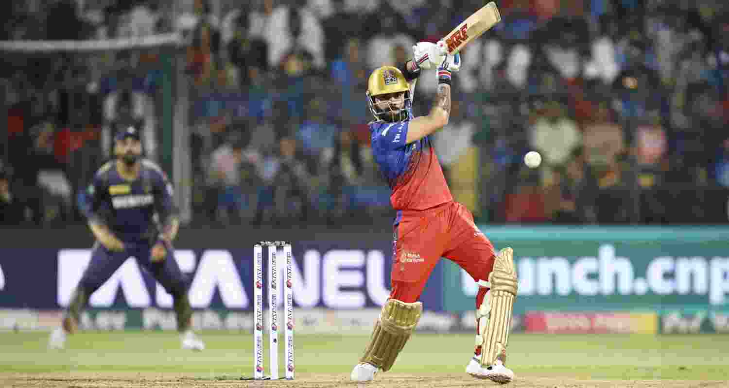 Virat Kohli is "under a lot of pressure" in the ongoing IPL owing to the collective failure of Royal Challengers Bengaluru batters, feels former Australia captain Steve Smith Virat Kohli is "under a lot of pressure" in the ongoing IPL owing to the collective failure of Royal Challengers Bengaluru batters, feels former Australia captain Steve Smith