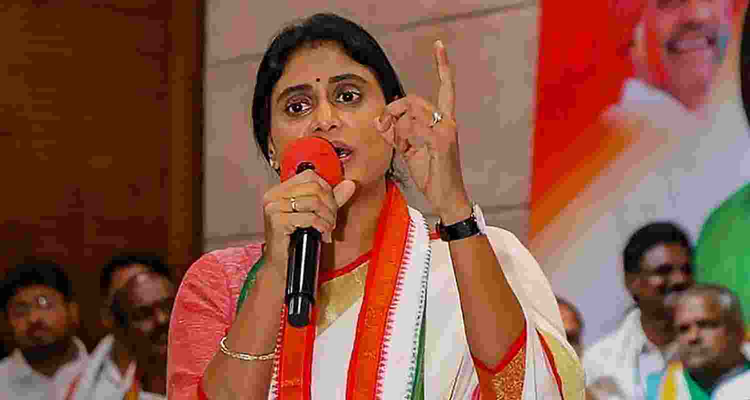 Sharmila accuses Andhra govt of five ‘frauds’ on farmers Sharmila accuses Andhra govt of five ‘frauds’ on farmers