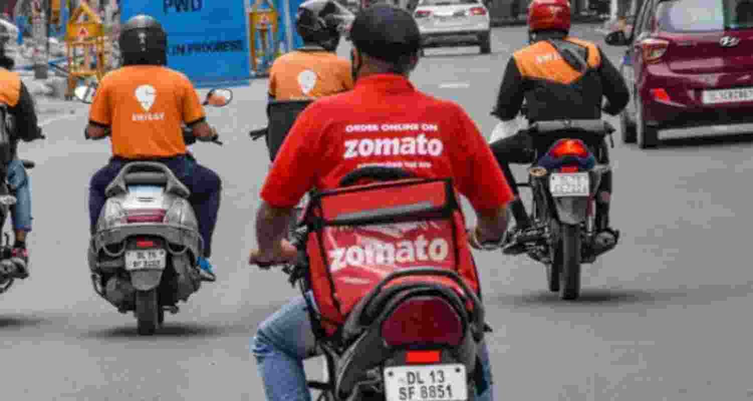Zomato, Swiggy hike platform fee by 20pc in select cities Zomato, Swiggy hike platform fee by 20pc in select cities