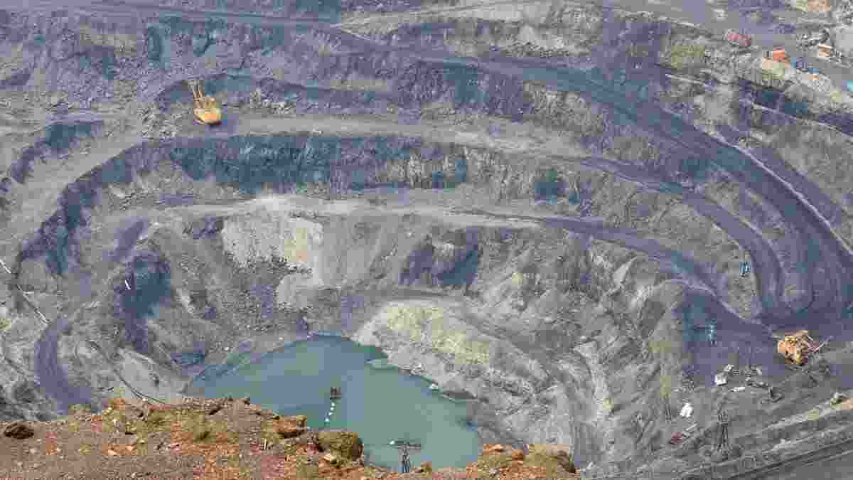 Hindalco, JSW Steel in race for copper mines in Jharkhand Hindalco, JSW Steel in race for copper mines in Jharkhand