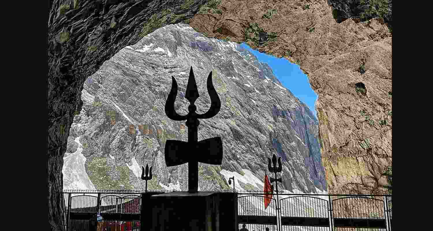 A fresh batch of over 2,800 devotees left Jammu early Friday morning for the ongoing Amarnath Yatra. A fresh batch of over 2,800 devotees left Jammu early Friday morning for the ongoing Amarnath Yatra.