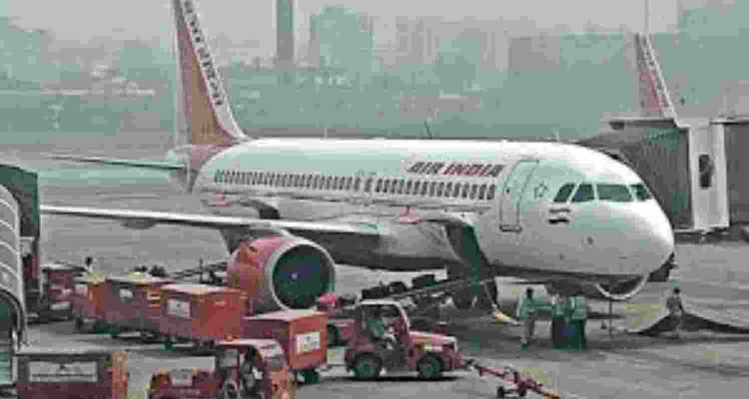 Kolkata-bound Air India returns to Delhi due to tech issue
Kolkata-bound Air India returns to Delhi due to tech issue