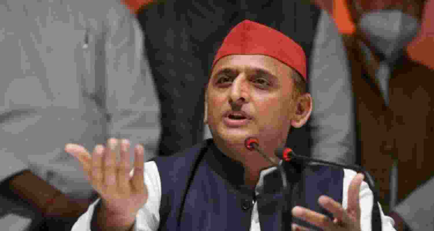 Akhilesh Yadav accuses the BJP government of “playing” with his security after withdrawal of NSG cover and seeks an explanation for the decision. Akhilesh Yadav accuses the BJP government of “playing” with his security after withdrawal of NSG cover and seeks an explanation for the decision.