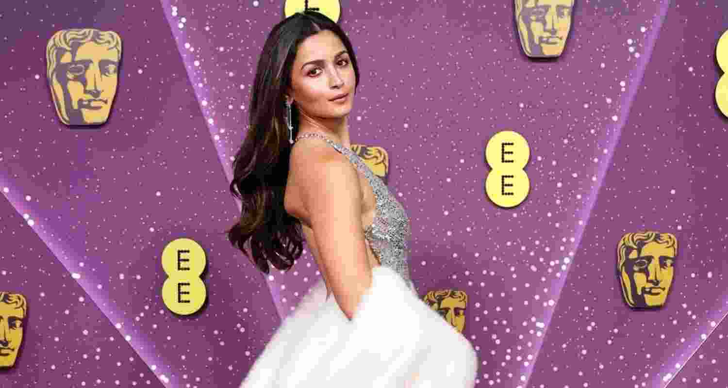 Alia Bhatt makes BAFTA debut, opens speech in Hindi Alia Bhatt makes BAFTA debut, opens speech in Hindi