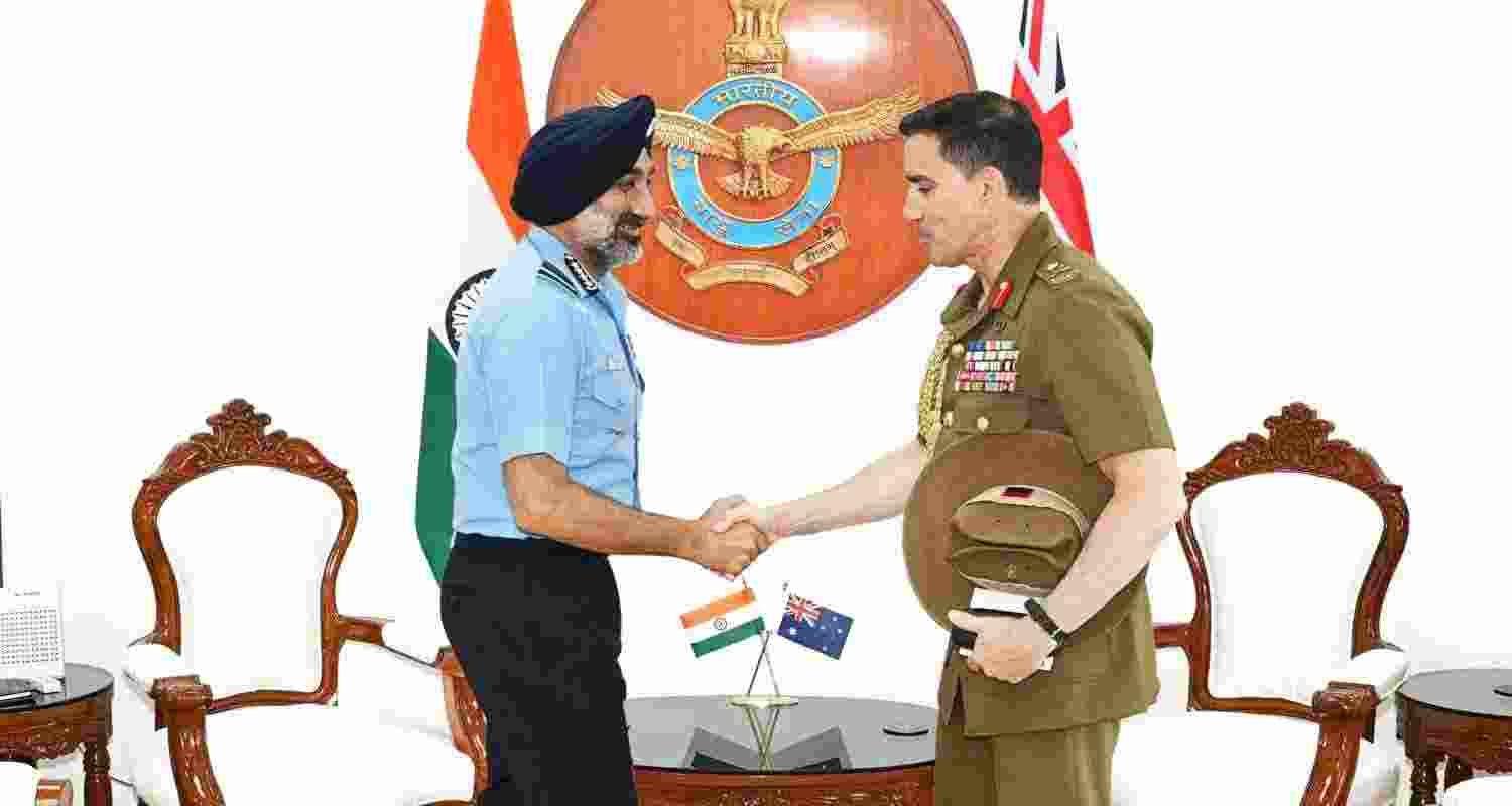 Australian Army chief meets India's Chief of the Air Staff Australian Army chief meets India's Chief of the Air Staff