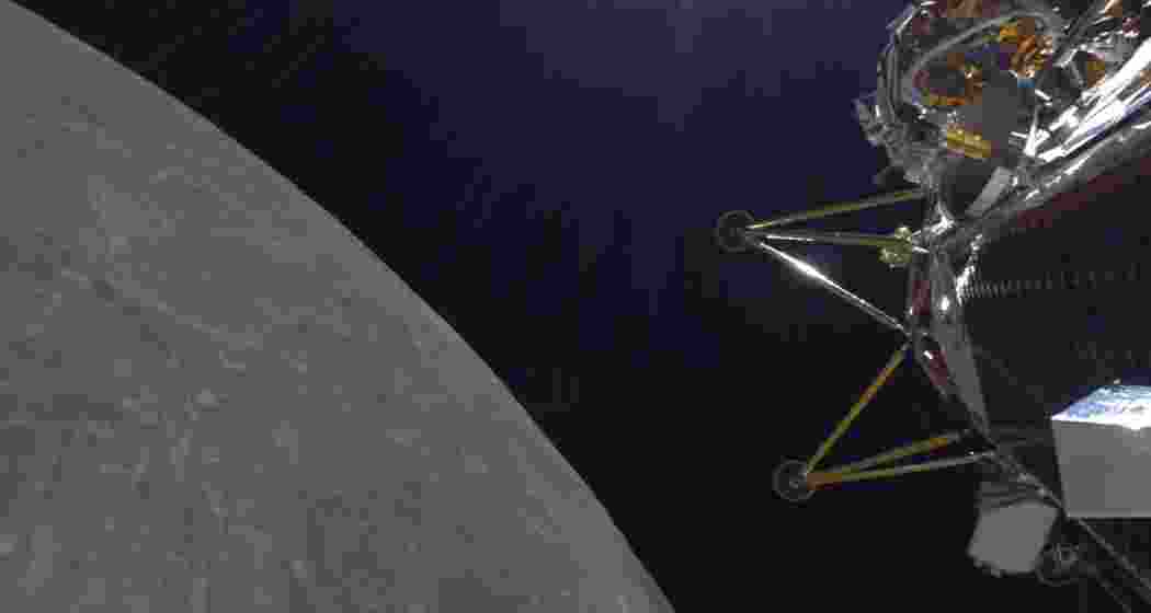 High-resolution images of the Moon captured by Athena as it orbits in preparation for its landing attempt at the Mons Mouton site near the lunar south pole. (Photo credit: @Int_Machines) High-resolution images of the Moon captured by Athena as it orbits in preparation for its landing attempt at the Mons Mouton site near the lunar south pole. (Photo credit: @Int_Machines)