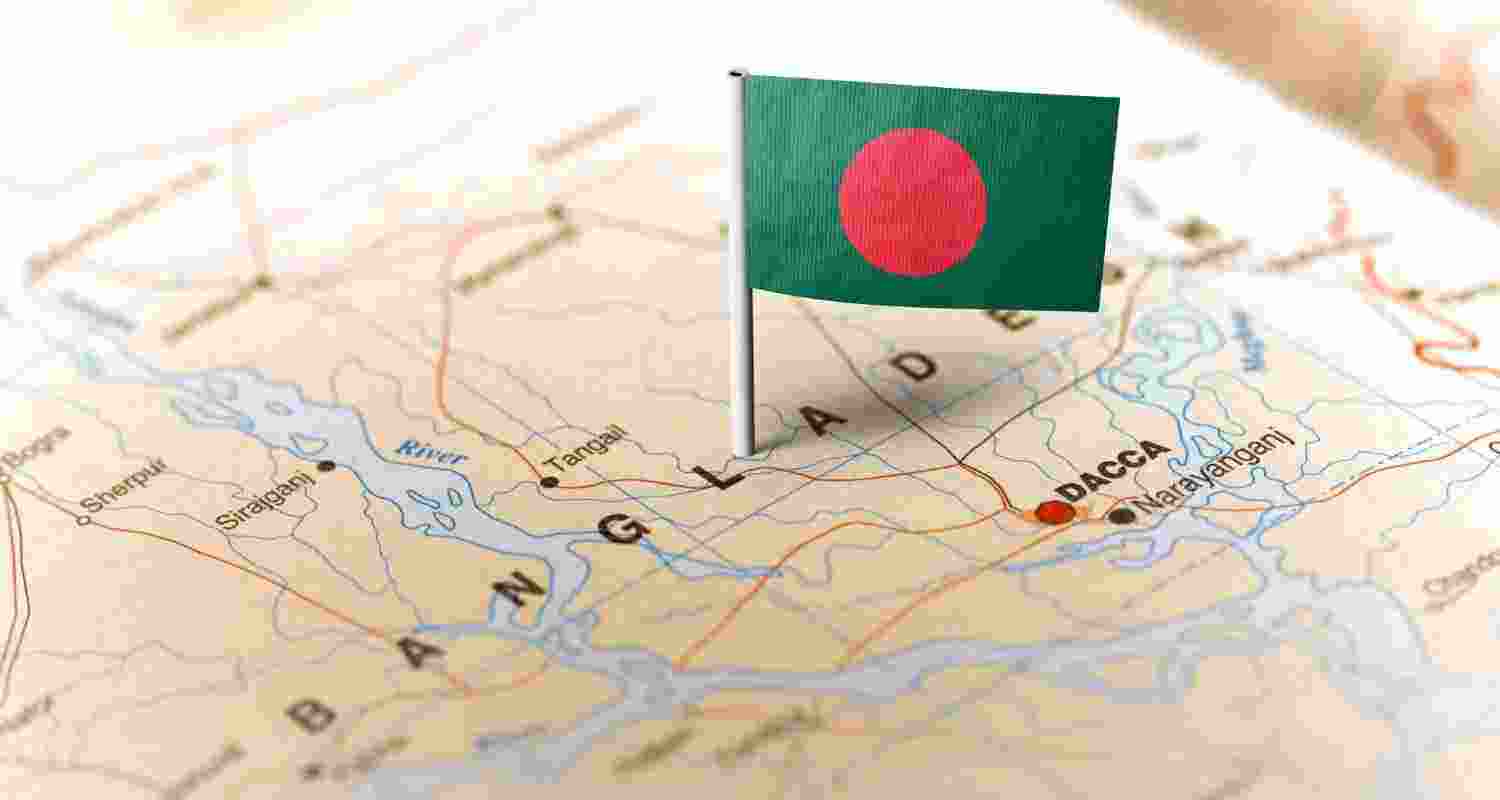 Bangladesh DGFI chief visits Pakistan after India trip, raising strategic concerns in New Delhi amid evolving regional security dynamics. Bangladesh DGFI chief visits Pakistan after India trip, raising strategic concerns in New Delhi amid evolving regional security dynamics.