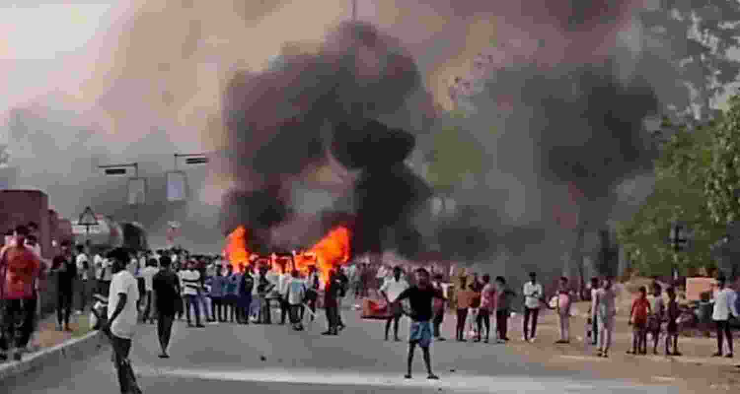 Fresh Waqf protests mar Bengal; Plea in SC seeking SIT probe Fresh Waqf protests mar Bengal; Plea in SC seeking SIT probe