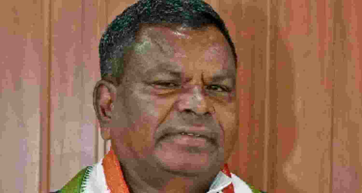 Chhattisgarh Congress MLA and former excise minister Kawasi Lakhma. Chhattisgarh Congress MLA and former excise minister Kawasi Lakhma.