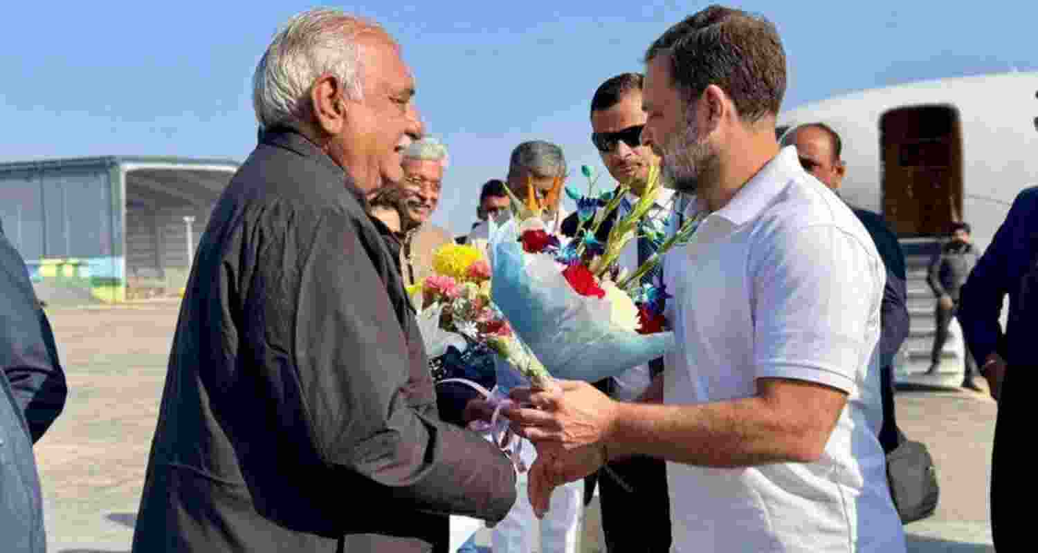 Congress leader Rahul Gandhi being welcomed by former Haryana CM Bhupinder Hooda in Ambala on Wednesday. Congress leader Rahul Gandhi being welcomed by former Haryana CM Bhupinder Hooda in Ambala on Wednesday.