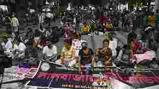 Junior doctors demand CP’s resignation in Kolkata Junior doctors demand CP’s resignation in Kolkata