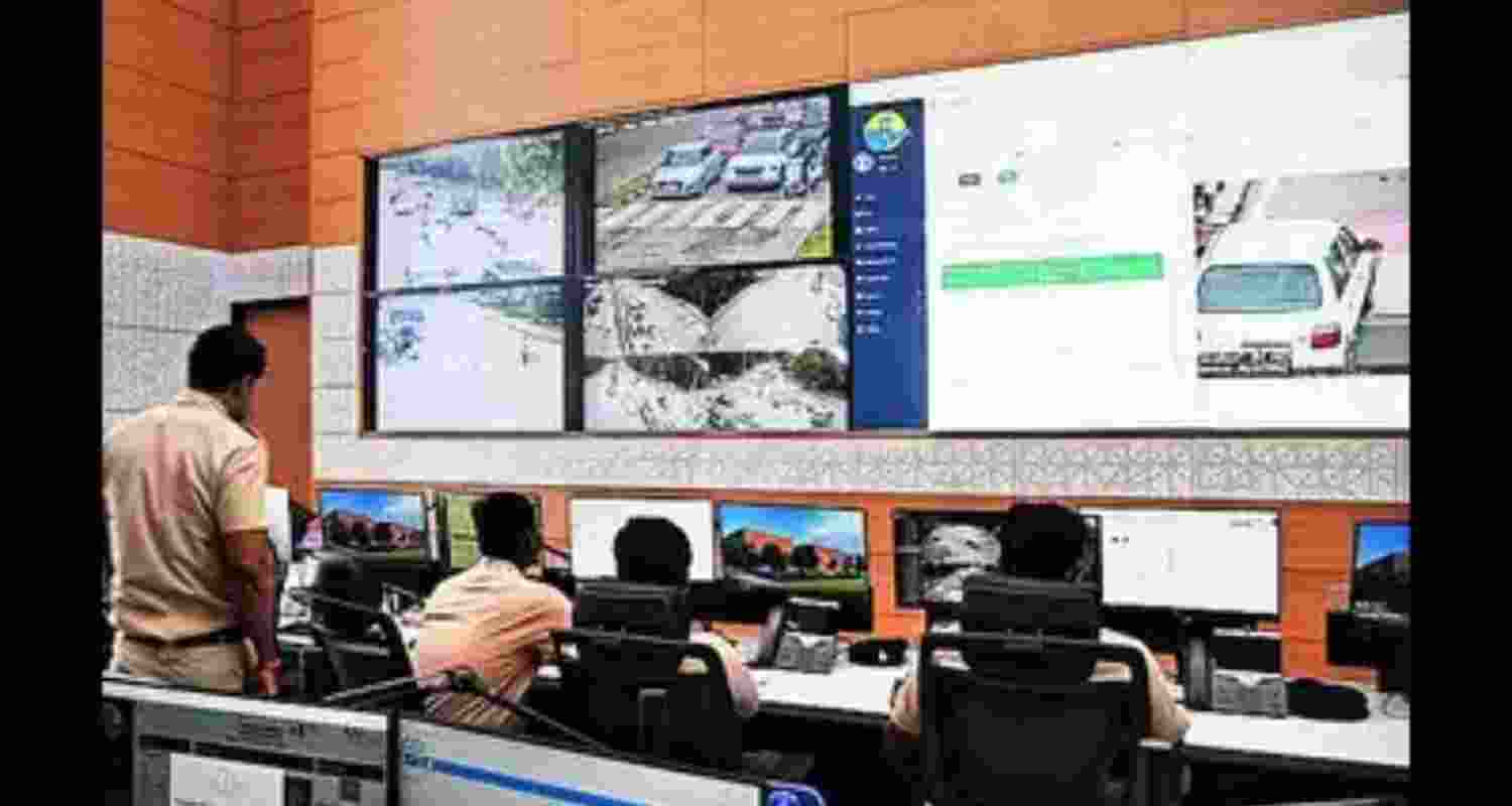 405 cameras watching traffic violators as e-challans begin 405 cameras watching traffic violators as e-challans begin