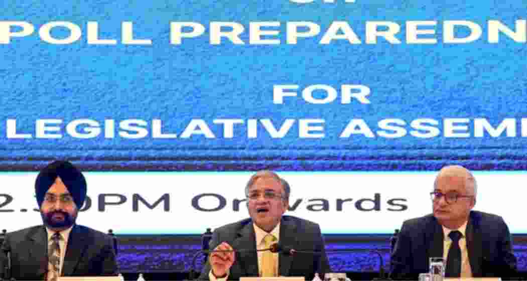 CEC Gyanesh Kumar with election commissioners Sukhbir Singh Sandhu and Vivek Joshi during a press conference. (PTI file photo)
CEC Gyanesh Kumar with election commissioners Sukhbir Singh Sandhu and Vivek Joshi during a press conference. (PTI file photo)