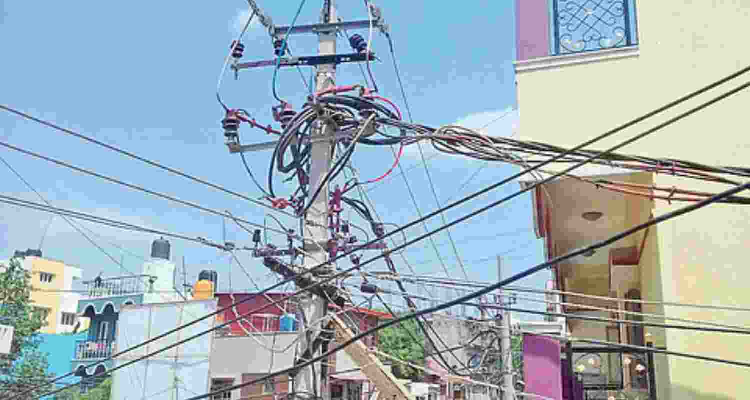 Kolkata reels under twin electrocution tragedies amid Puja preps Kolkata reels under twin electrocution tragedies amid Puja preps
