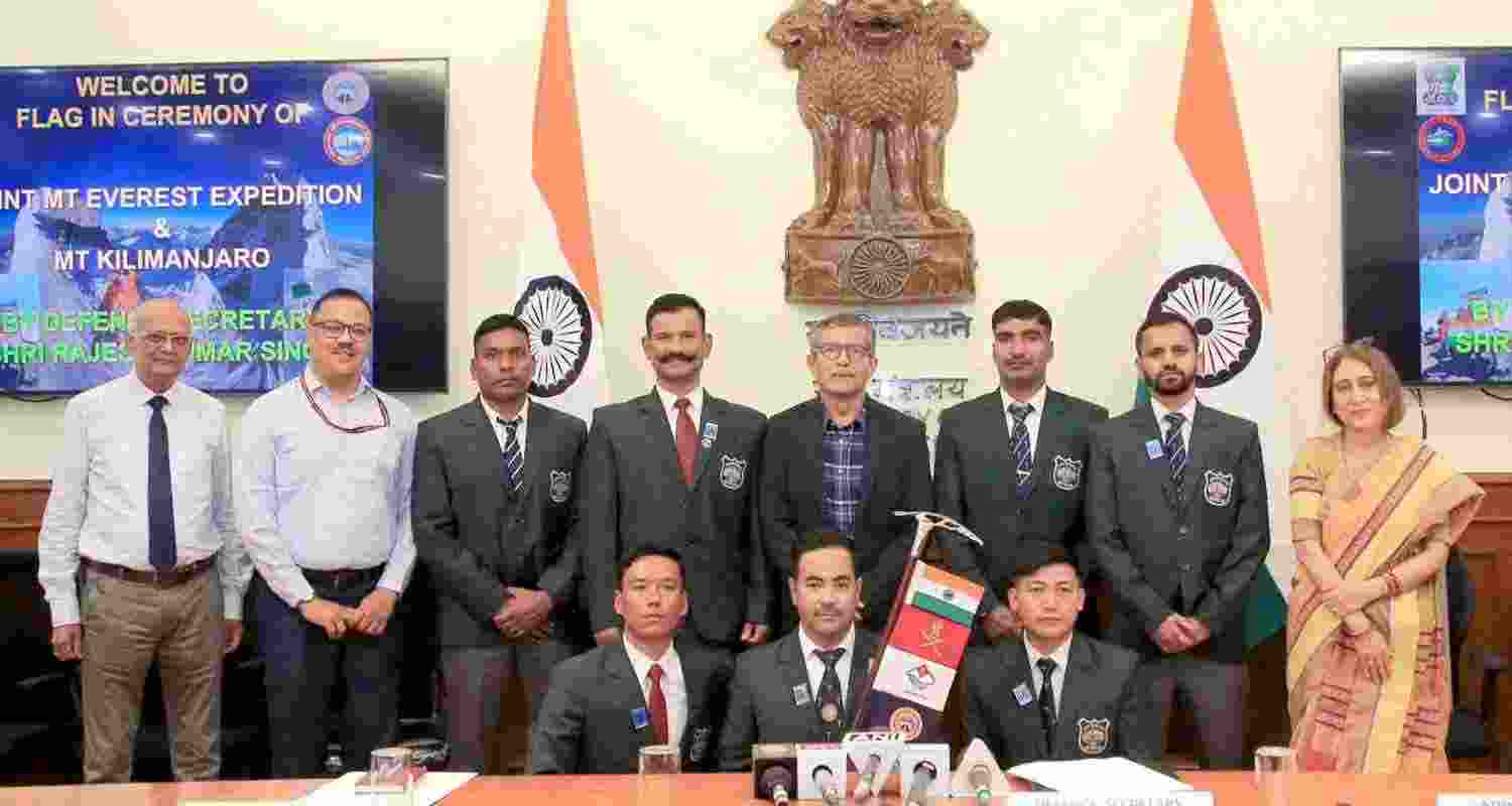 Defence Secy flags off mountaineering expeditions Defence Secy flags off mountaineering expeditions