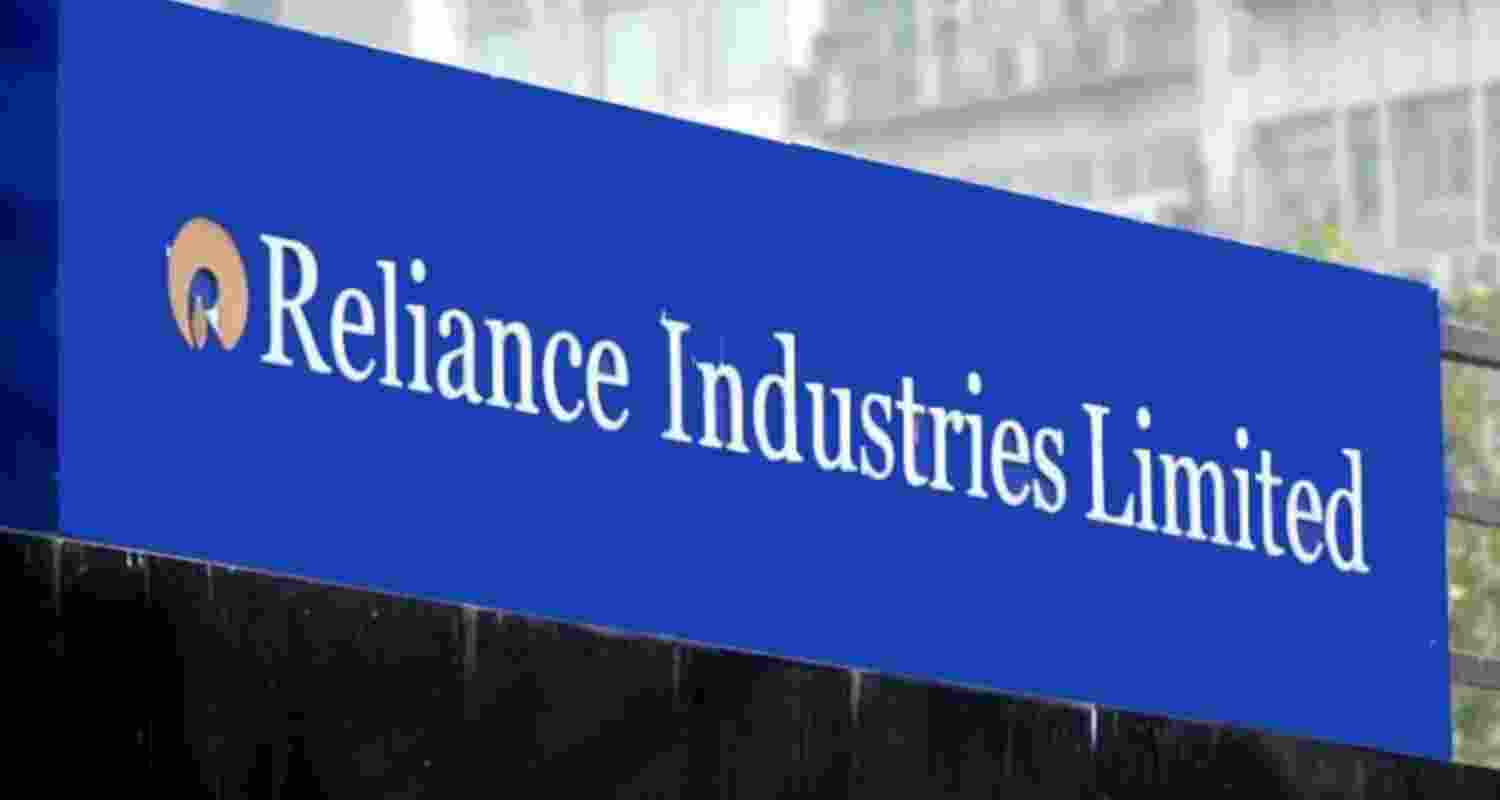 The market capitalisation (mcap) surge by ₹1,28,281.52 crore last week was in line with a positive trend in equities as the BSE benchmark jumped 669.14 points or 0.79 per cent The market capitalisation (mcap) surge by ₹1,28,281.52 crore last week was in line with a positive trend in equities as the BSE benchmark jumped 669.14 points or 0.79 per cent