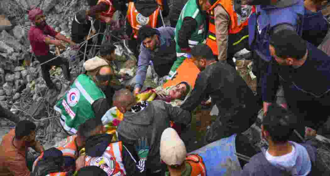 Alaa Manoun, who is seven months pregnant, is rescued from her family’s home after it was struck by an Israeli army attack that killed at least seven people, including her mother, daughter and husband, in Jabalia al-Balad, Gaza City, April 13, 2025. Alaa Manoun, who is seven months pregnant, is rescued from her family’s home after it was struck by an Israeli army attack that killed at least seven people, including her mother, daughter and husband, in Jabalia al-Balad, Gaza City, April 13, 2025.