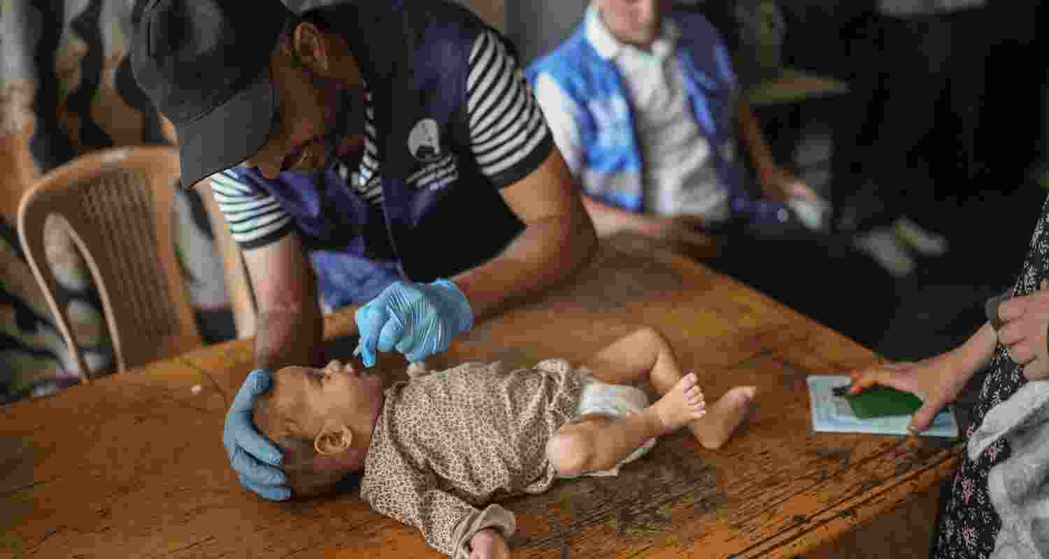 Gaza's polio vaccination drive struggles amid war pause Gaza's polio vaccination drive struggles amid war pause