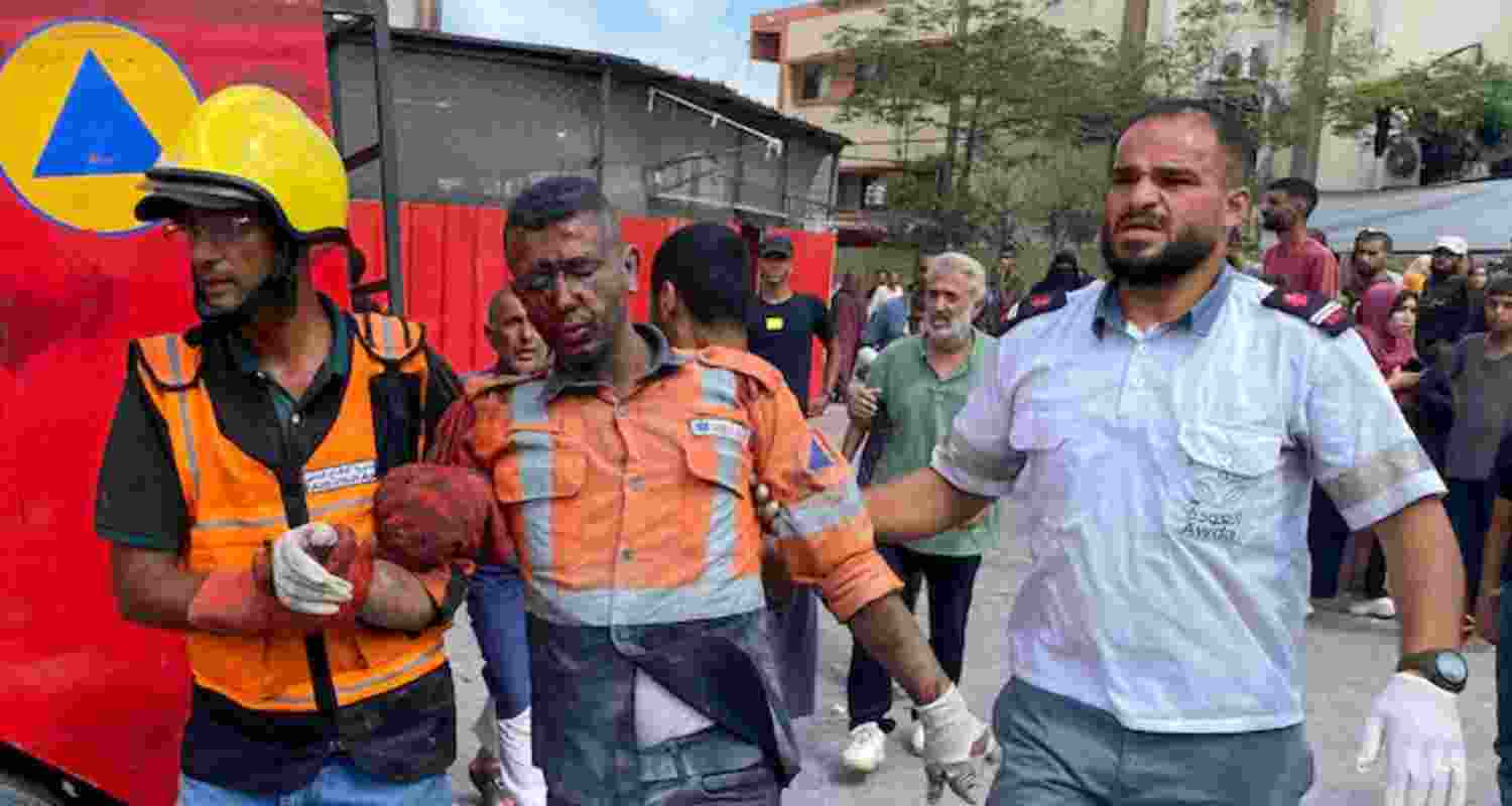 An Israeli missile hit Nasser Hospital’s fourth floor in southern Gaza on Monday, killing 19 people, including four journalists, officials said. An Israeli missile hit Nasser Hospital’s fourth floor in southern Gaza on Monday, killing 19 people, including four journalists, officials said.