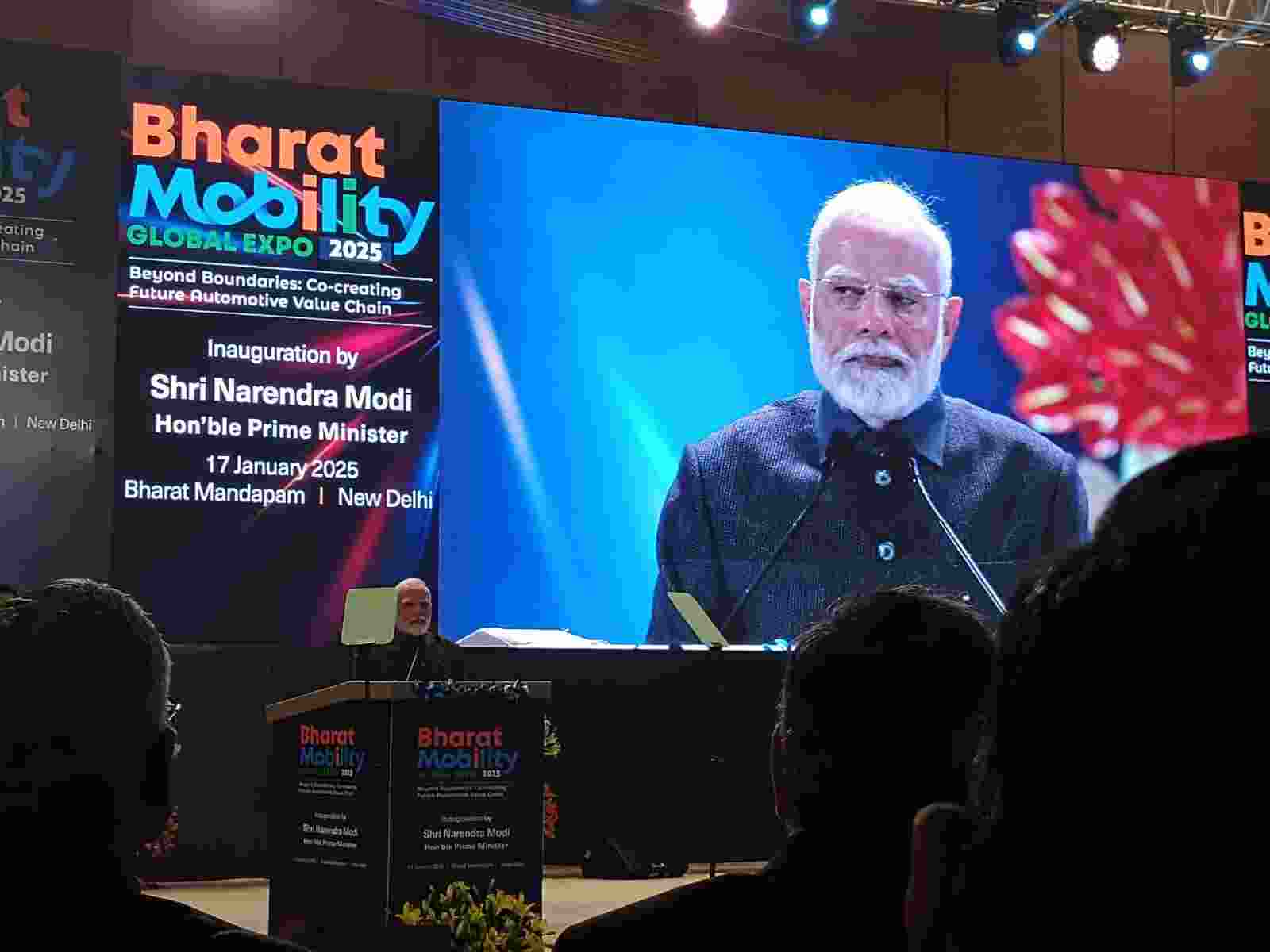 PM Modi launches Bharat Mobility Expo; 5-day event begins PM Modi launches Bharat Mobility Expo; 5-day event begins