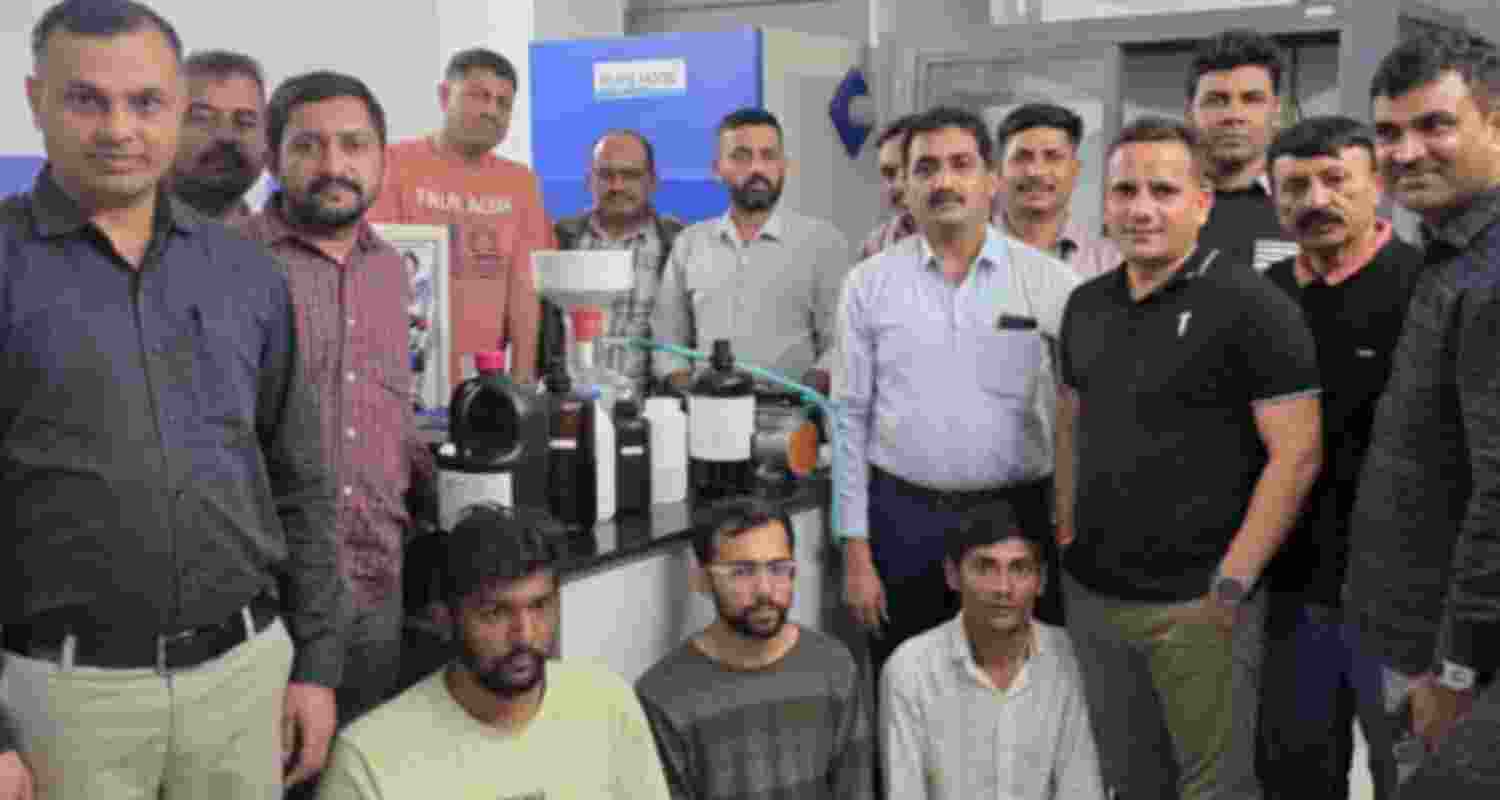 Police bust illegal MD drug lab in Surat Police bust illegal MD drug lab in Surat