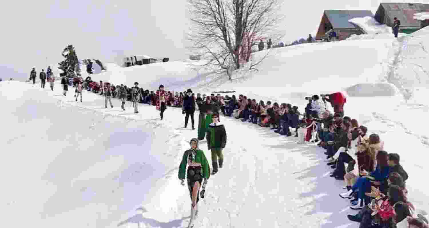 Gulmarg fashion show row continues despite apology Gulmarg fashion show row continues despite apology