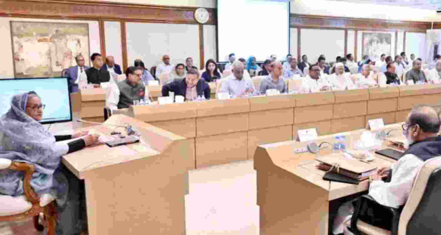 B'desh observes mourning for people killed in violence
B'desh observes mourning for people killed in violence