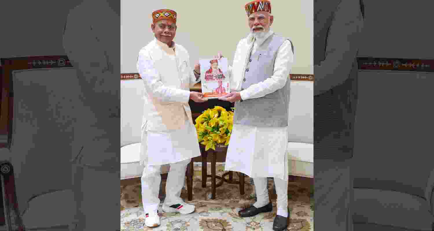 Himachal Pradesh Governor Shiv Pratap Shukla meets Prime Minister Narendra Modi in New Delhi on Tuesday. Himachal Pradesh Governor Shiv Pratap Shukla meets Prime Minister Narendra Modi in New Delhi on Tuesday.