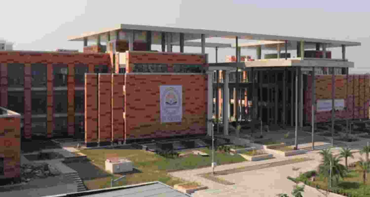 Around 300 IIM Nagpur first-year MBA students boycott mid-term exam after 40 classmates were debarred for attending a farewell party without permission. Around 300 IIM Nagpur first-year MBA students boycott mid-term exam after 40 classmates were debarred for attending a farewell party without permission.