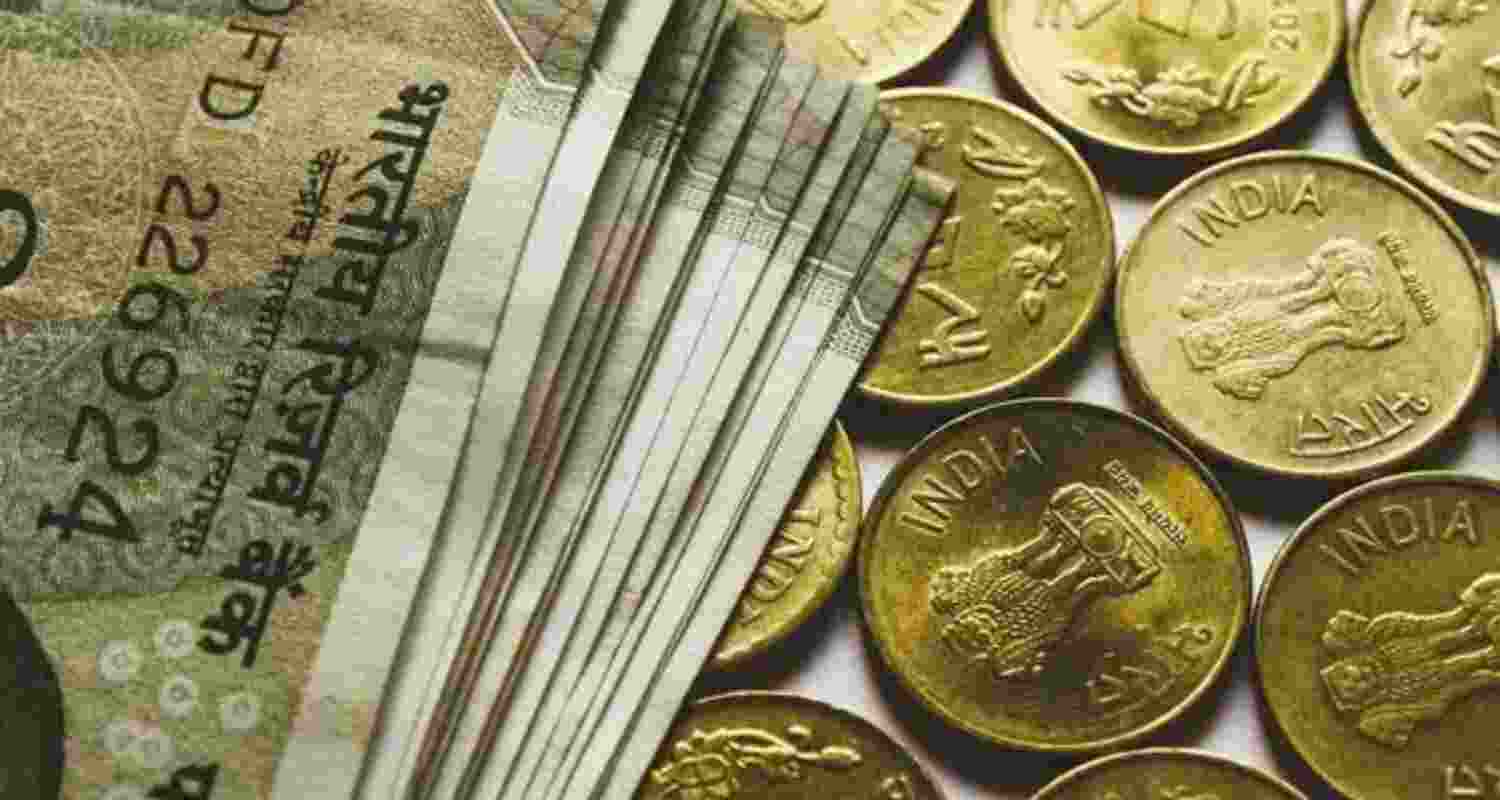 Rupee falls 11 paise to 90.77 against US dollar in early trade Rupee falls 11 paise to 90.77 against US dollar in early trade