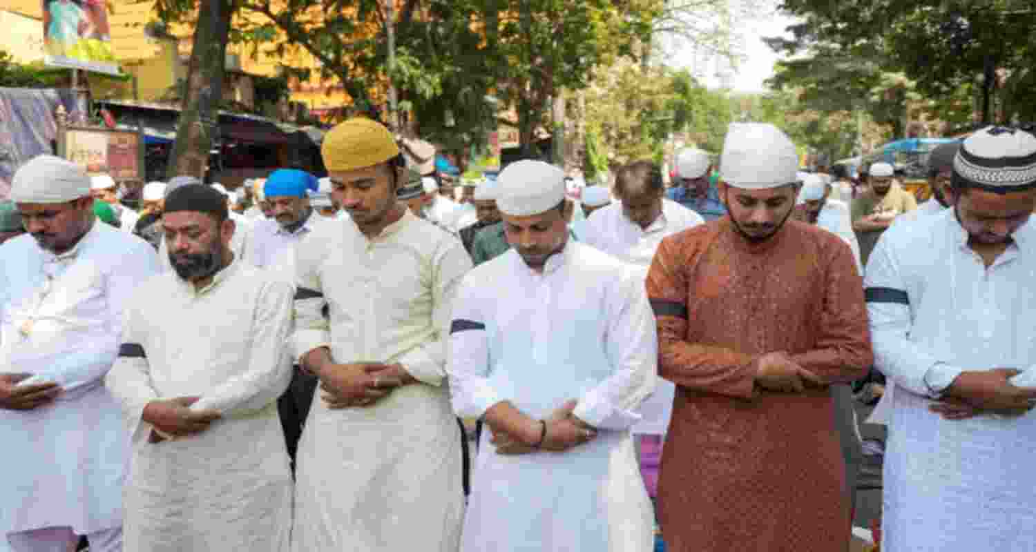 Sambhal Muslims condemn Pahalgam attack, wear black bands Sambhal Muslims condemn Pahalgam attack, wear black bands